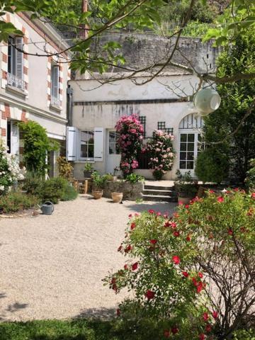 Les Troglos De La Tufoliere Bed & Breakfast Rochecorbon Luaran gambar